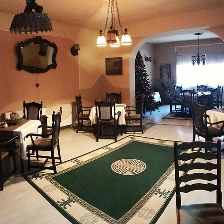 Vila Monica Bed & Breakfast Targu-Mures Bagian luar foto